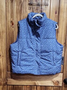 Altar'd State/ AS Revival Blue Floral Puffer Vest NWT